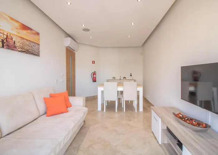 #013 Cozy Quiet Location * Albufeira