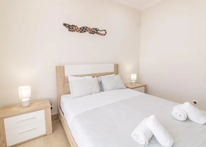 #013 Cozy Quiet Location